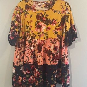Southern Stitch   Gold Tunic Floral Top NWT